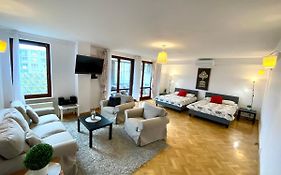 Center Warsaw - Apartmenty Jana Pawla II